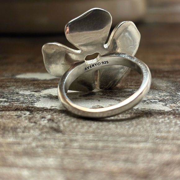 James Avery Floral Silhouette Ring – Size 8 - Picture 3 of 6